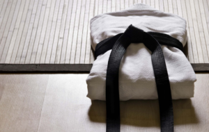 Judogi empaqueté sur tatami